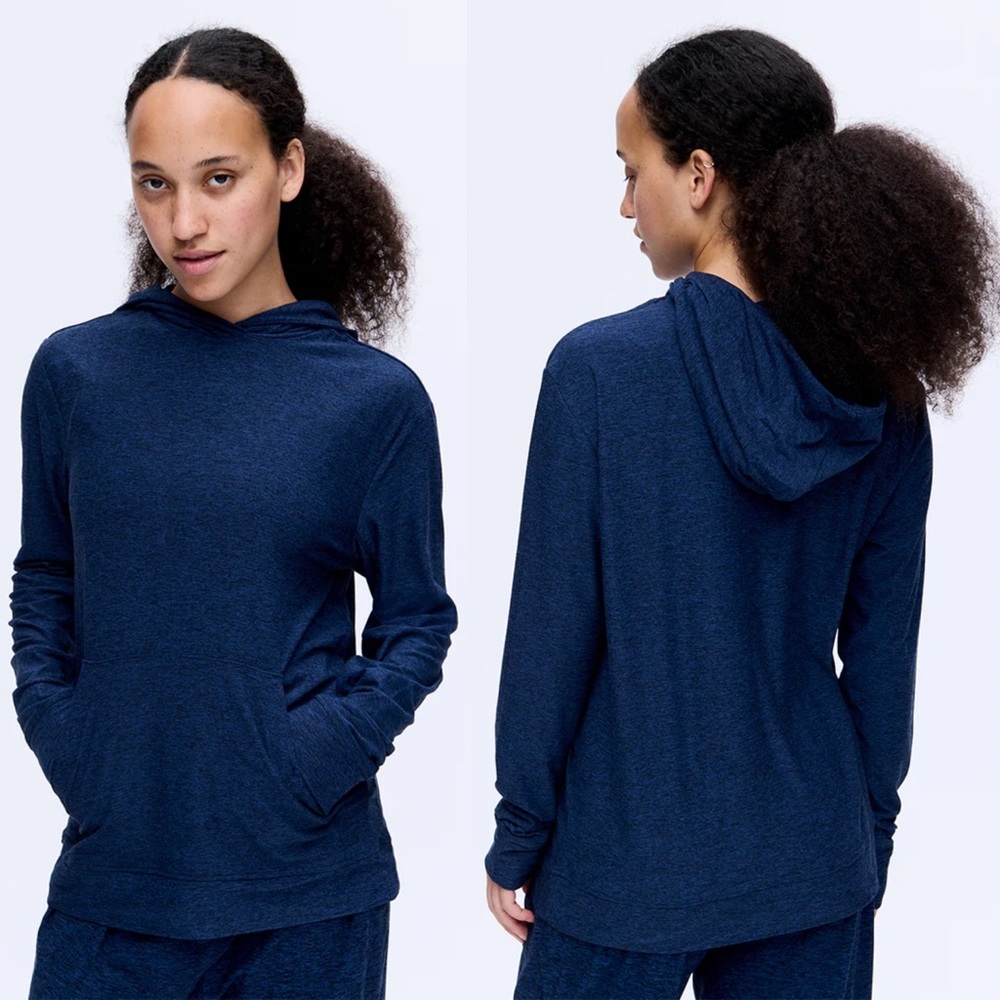 Outdoor Voices Women’s CloudKnit Hoodie in Navy - M
